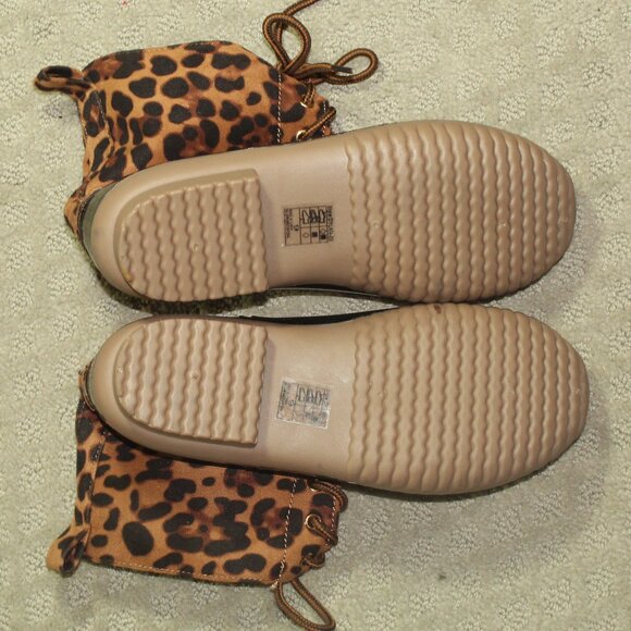 NWOT Yoki Dylan 81 Women's Size 9 Cheetah Fabric & Rubber Rain Boots - Picture 5 of 5